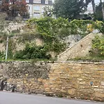 Vaste Chambre Au Centre Ville, A 2 Minutes Du Lac